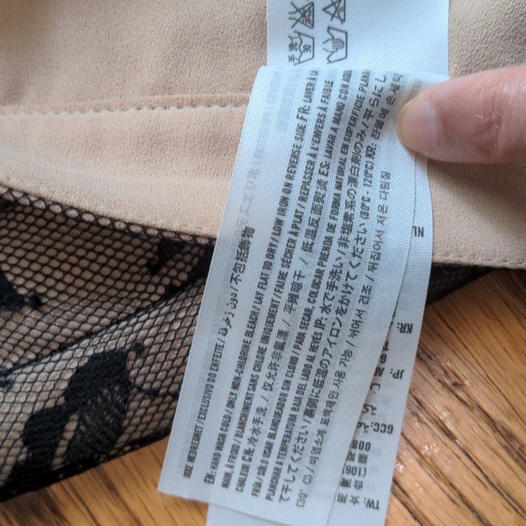 NWOT Abercrombie lace overlay mini skirt - Picture 5 of 5